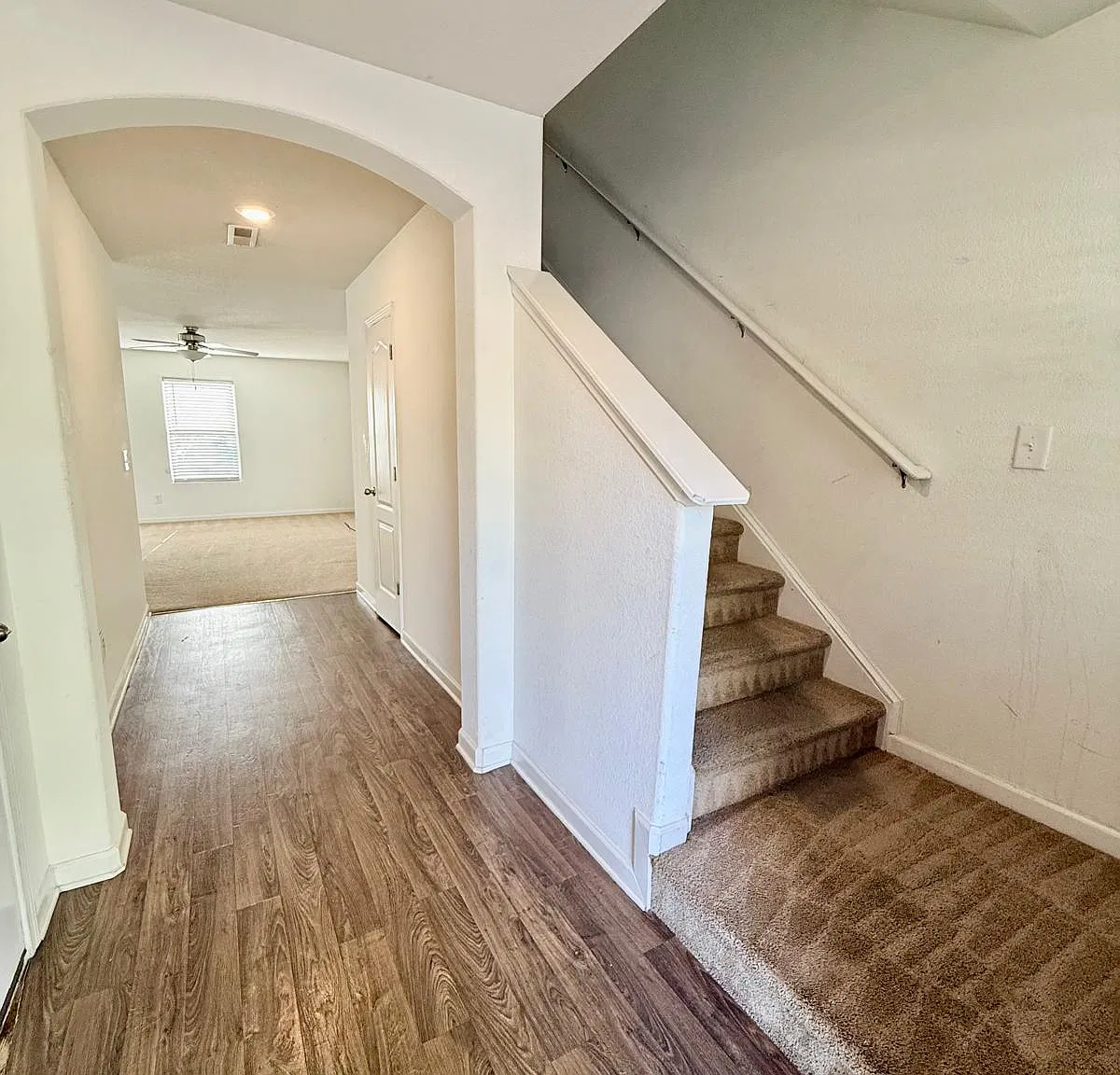 4 bed, 2.5 bath, 1817 sqft, $1,995 — Photo 2