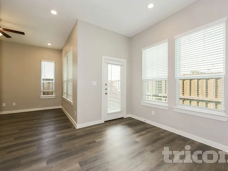 4303 Stonybrook Rd — Photo 6