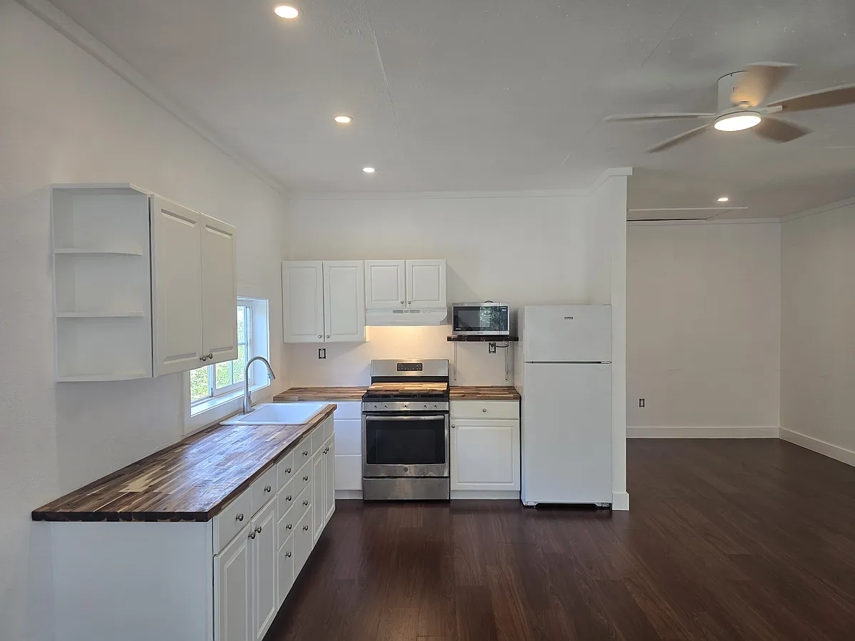 Building Photo - 310 Waipalani Rd #B