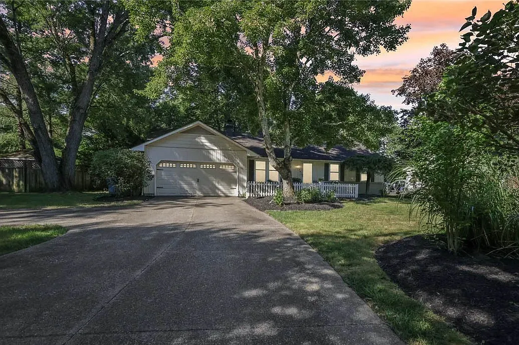 244 Atterbury Blvd — Photo 2
