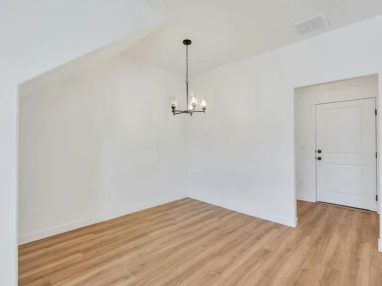923 S 950 W — Photo 10