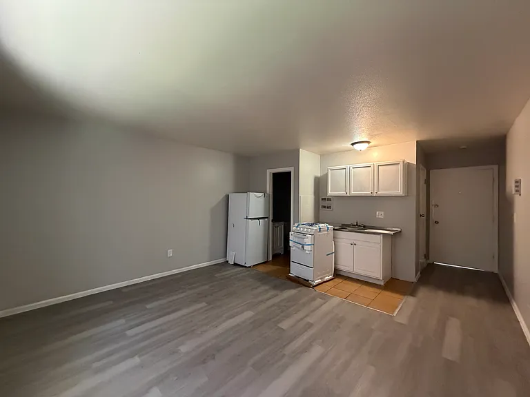10 Walnut St #110 — Photo 1