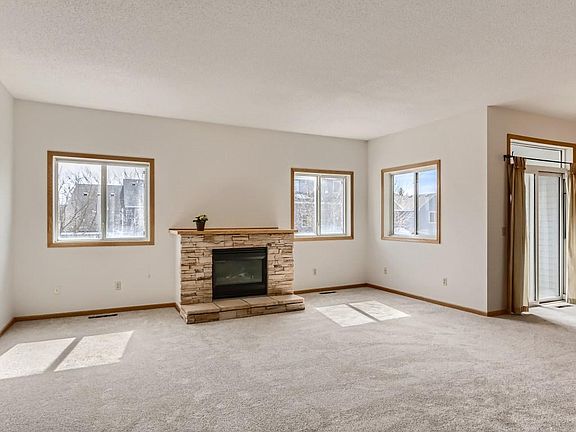 2nd image of 577 Woodduck Dr #577L