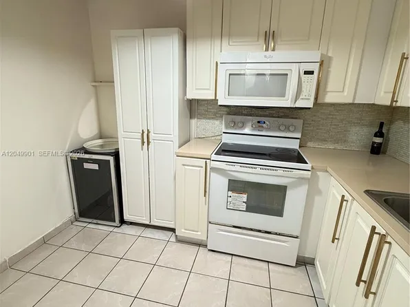 2025 NE 164th St, North Miami Beach, FL