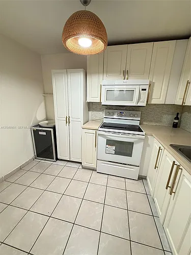 2025 NE 164th St Photo 1