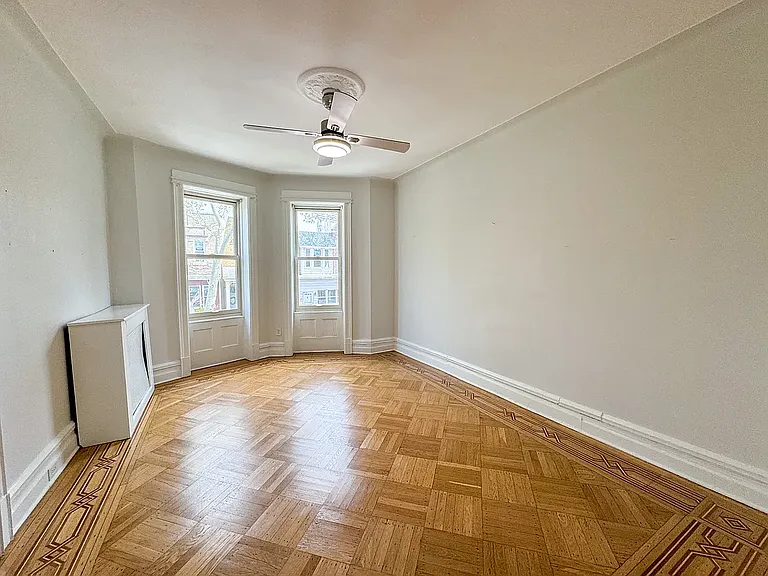 220 Windsor Pl #2 — Photo 1