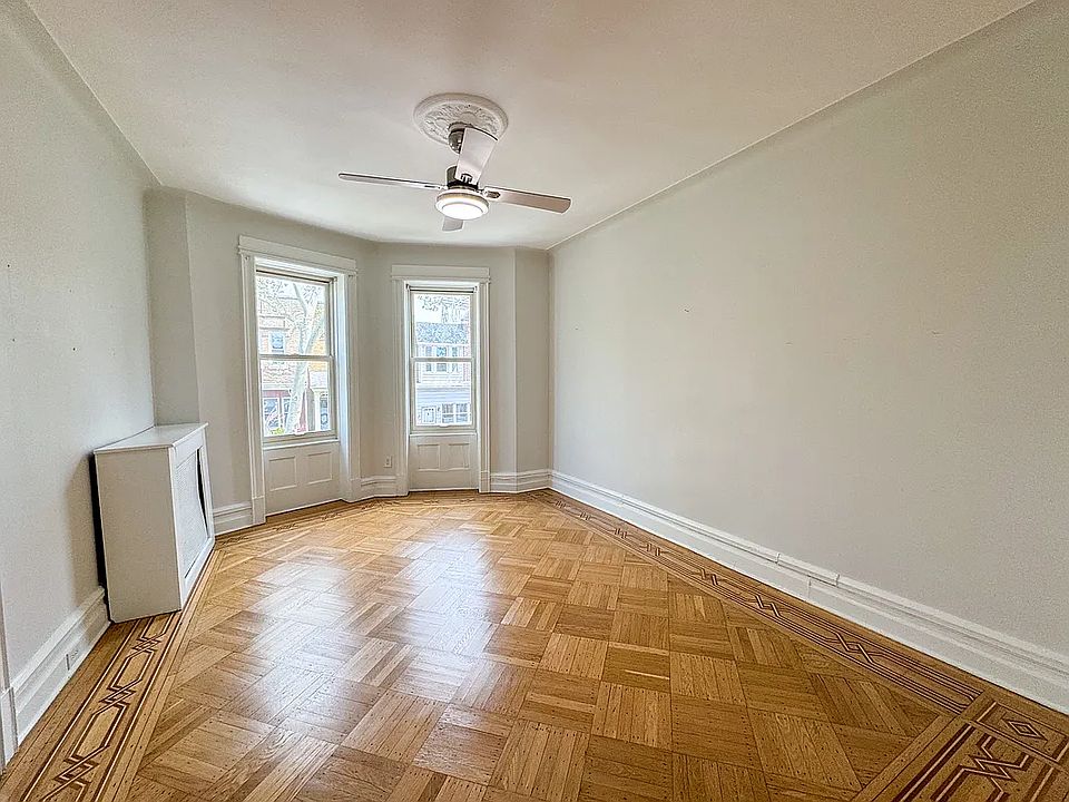 1st image of 220 Windsor Pl Floor 2