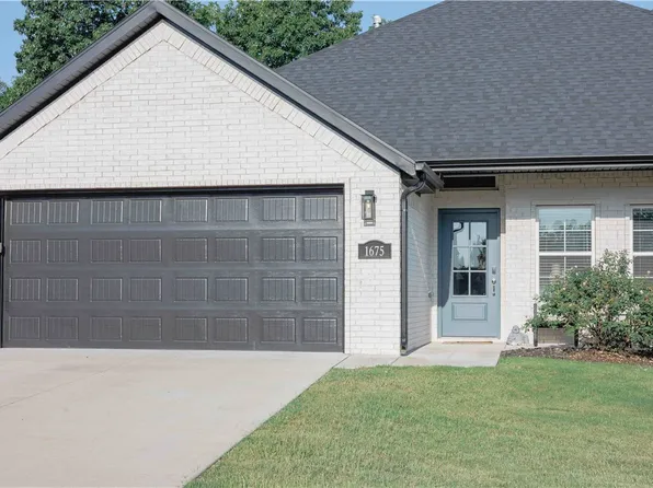 1675 N Quincy Ave, Fayetteville, AR 72704