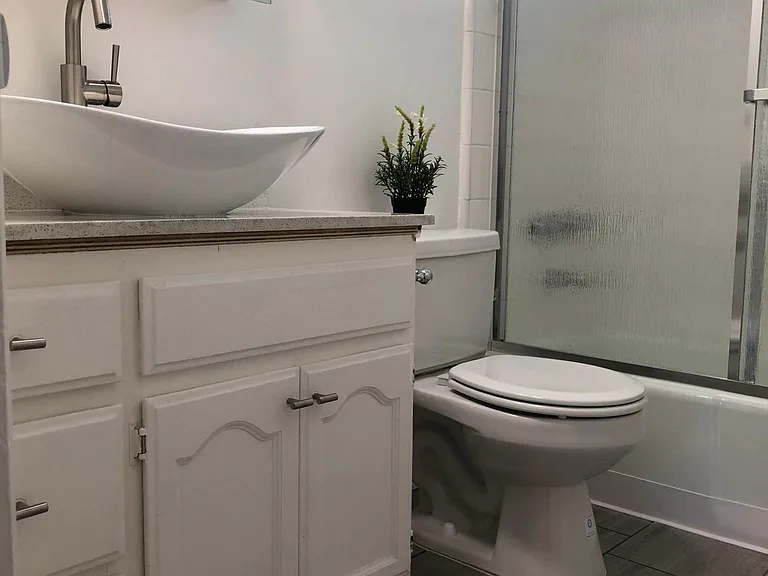 950 Magnolia Ave #22 — Photo 7