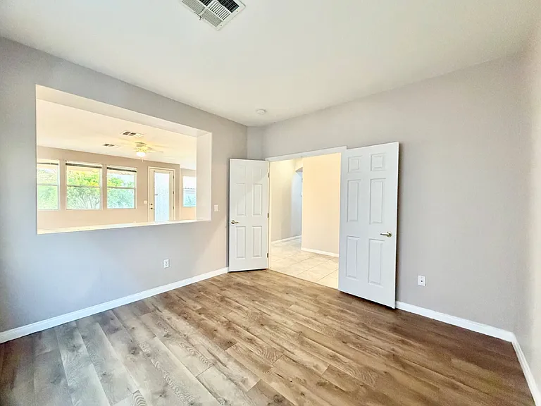 8917 Waltzing Waters Ct — Photo 18