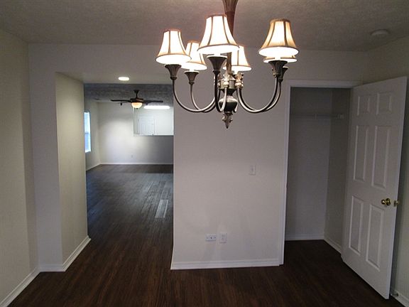 5th image of 2781 Sutherland Dr