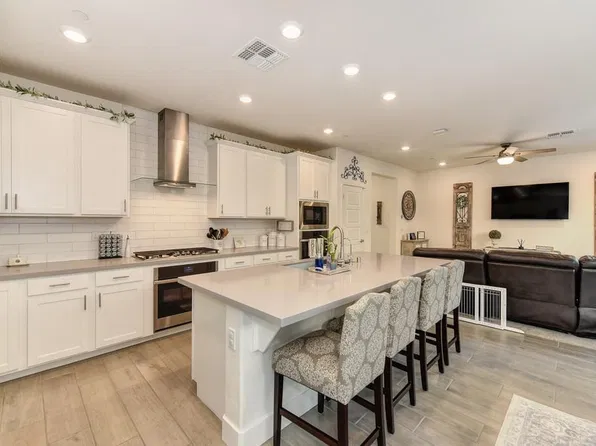8909 Upbeat Way, Elk Grove, CA 95757