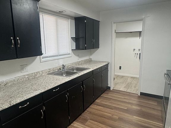 4th image of 521 S 1st St