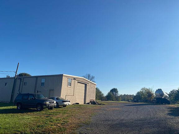 2nd image of 1187 Tellico St