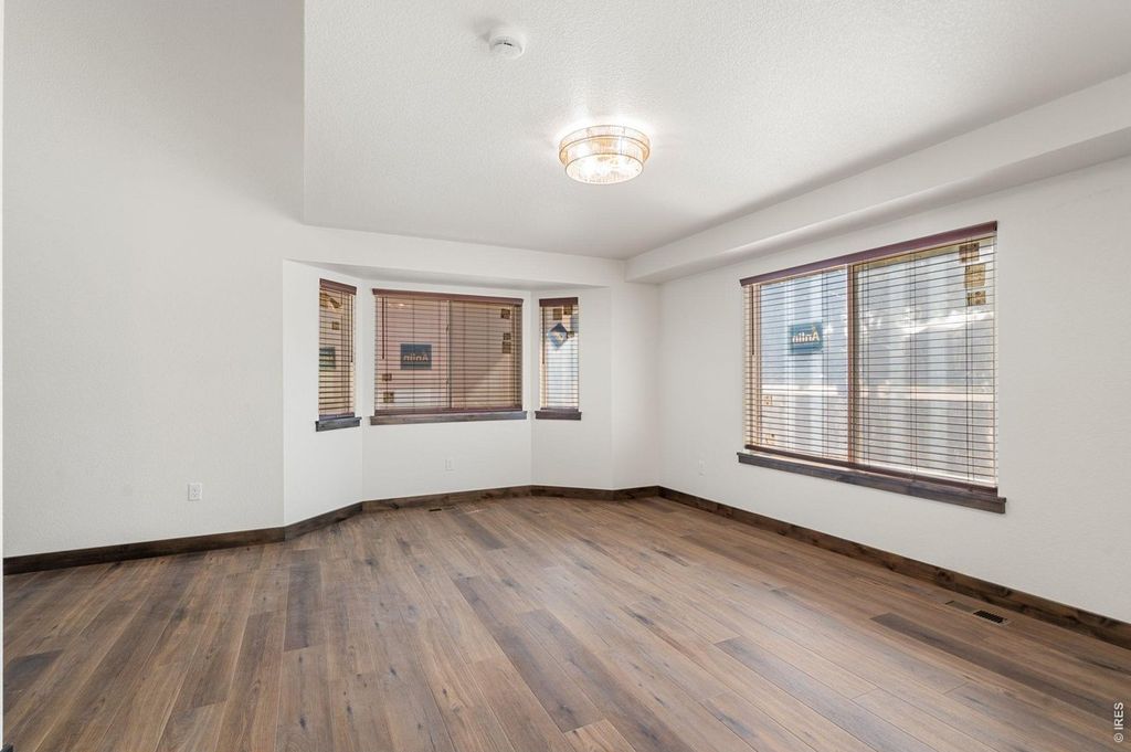 4221 Gemstone Ln