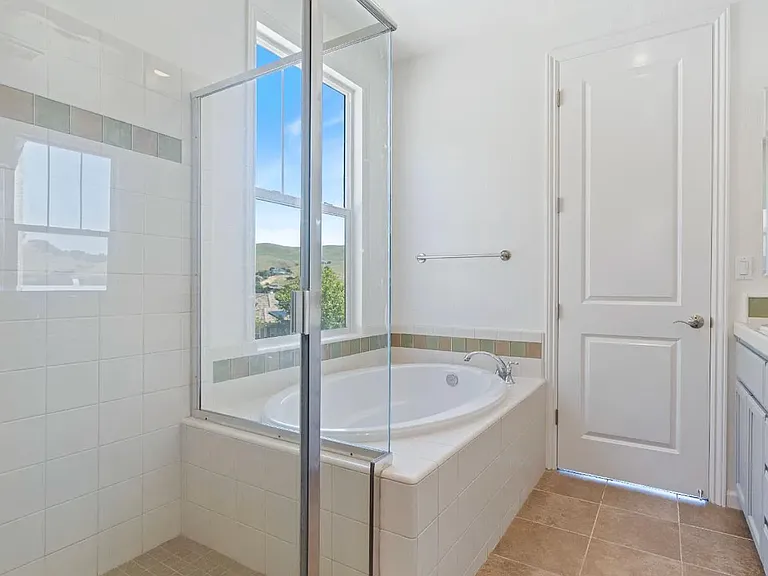 6638 Solitude Ct — Photo 8