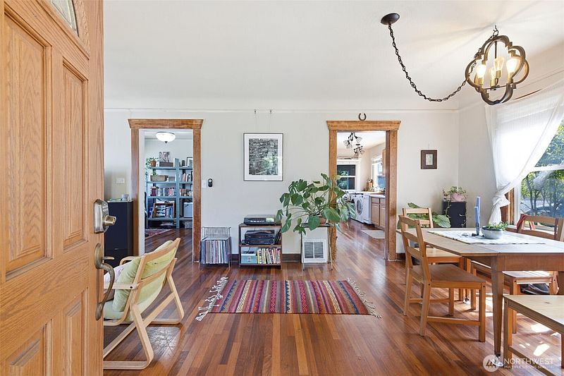 2nd image of 5060 Renton Avenue S