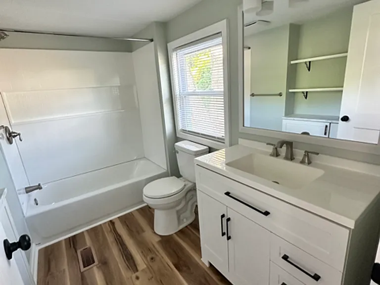 325 Church St — Photo 9