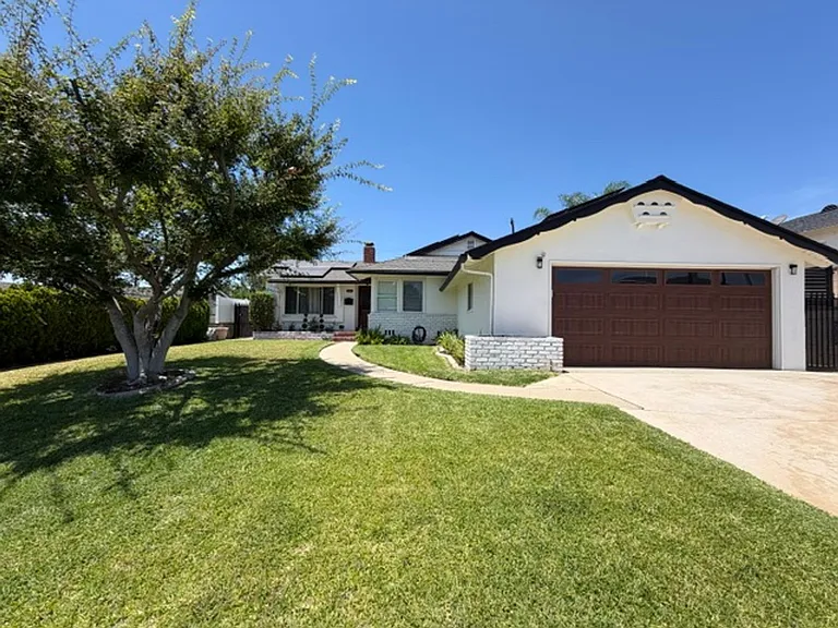 459 N Jenifer Ave — Photo 2