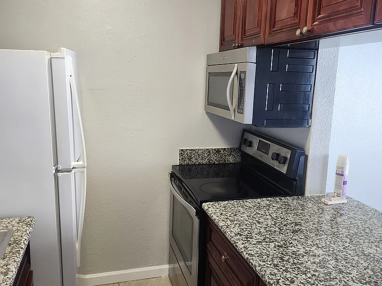 2626 Highland Ave #E — Photo 8