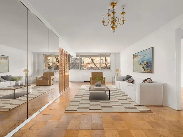 222 E 80th St APT 4E, New York, NY 10075