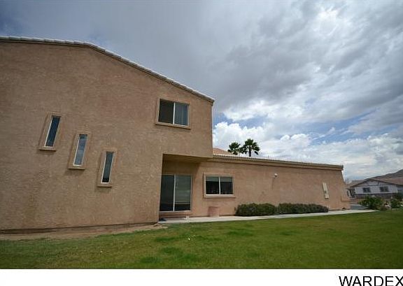 4th image of 2915 Country Club Dr