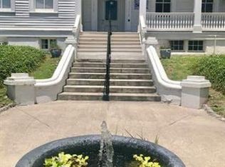 7735 Maple St, New Orleans, LA 70118