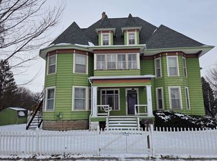 360 1st St, Menasha, WI 54952