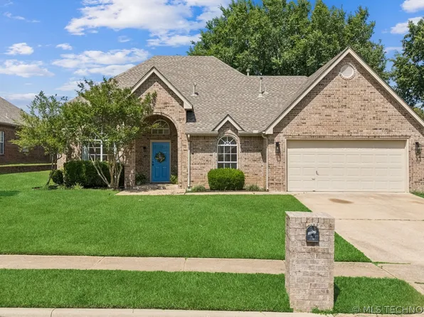 1607 Fir Dr, Sand Springs, OK 74063