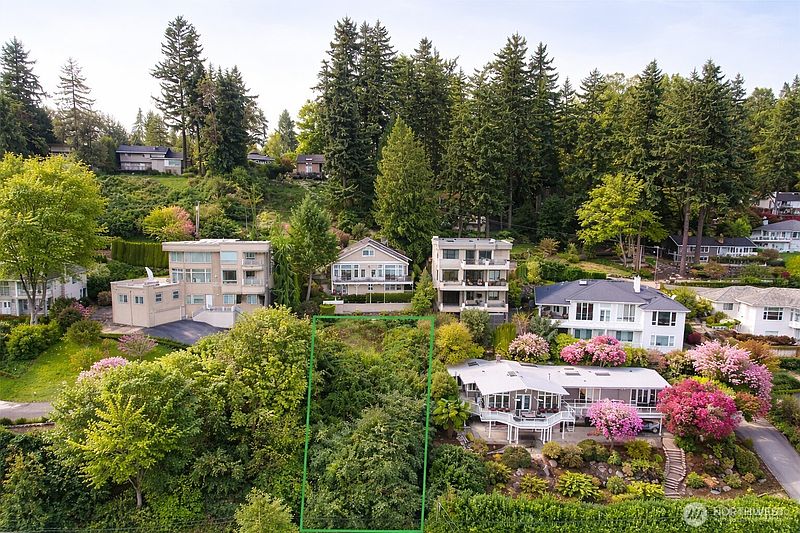 3rd image of 8512 NE Juanita Drive
