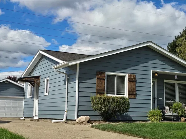 449 Chestnut Dr, Berea, OH 44017