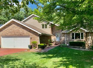 7517 Hawk Ct, Schererville, IN 46375