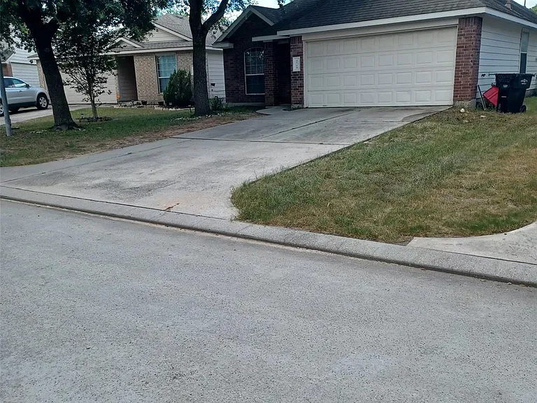 11750 Pinemeade Ln — Photo 1