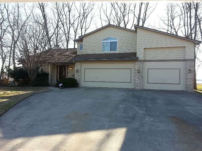 1st image of 631 Woodcreek Dr