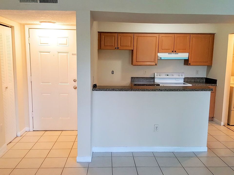 1st image of 1251 SW 46th Ave APT 1507