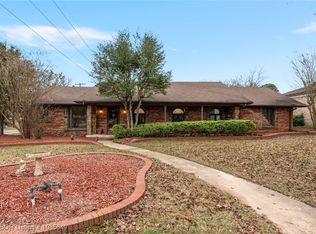 901 S 68th Ln, Fort Smith, AR 72903