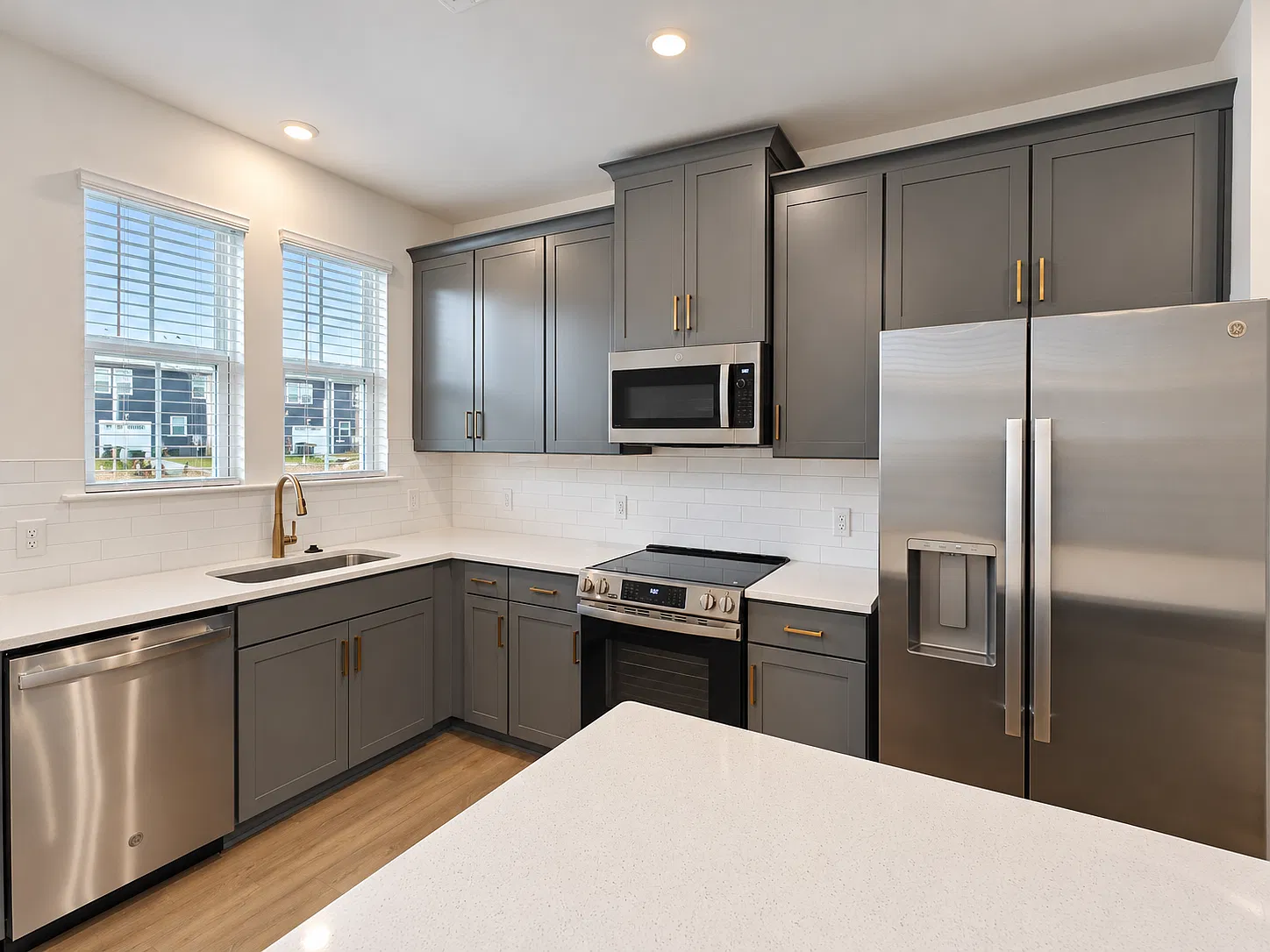 3 bed, 2.5 bath, 1602 sqft, $1,975 — Photo 3