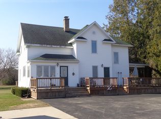 N6098 Hickory Rd, Shawano, WI 54166