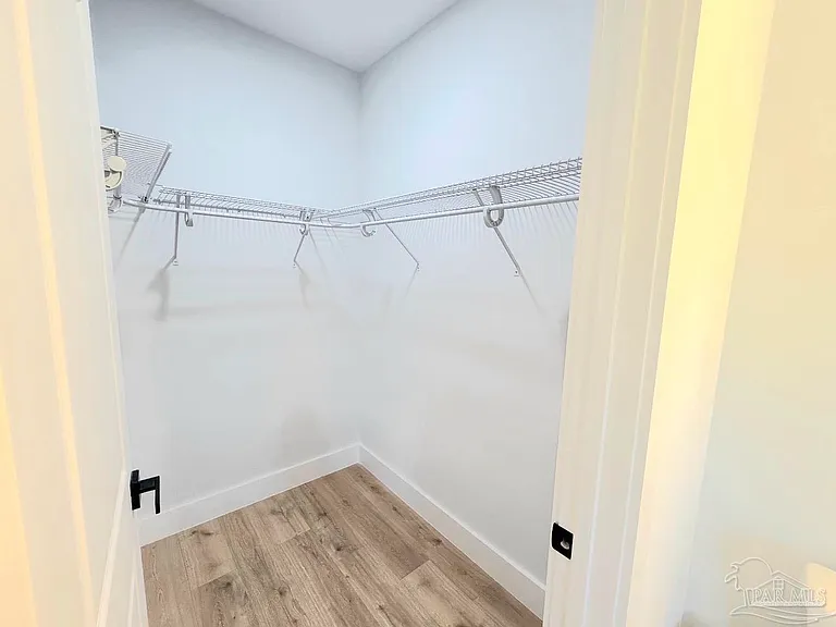 309 N Pace Blvd #B — Photo 22
