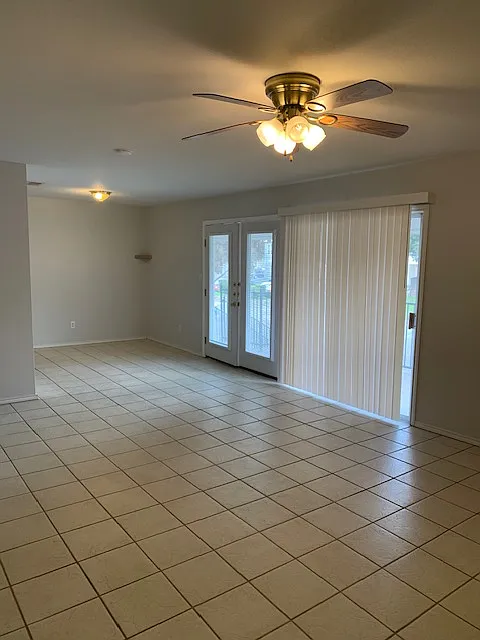 2 bed, 1100 sqft, $1,200 — Photo 3