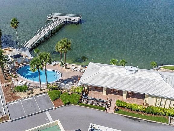 4th image of 4700 Cove Cir APT 107