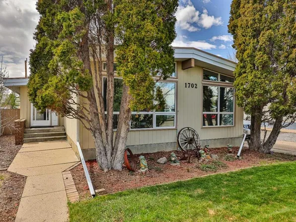 1702 E 26th St S, Lethbridge, AB T1K 2N6