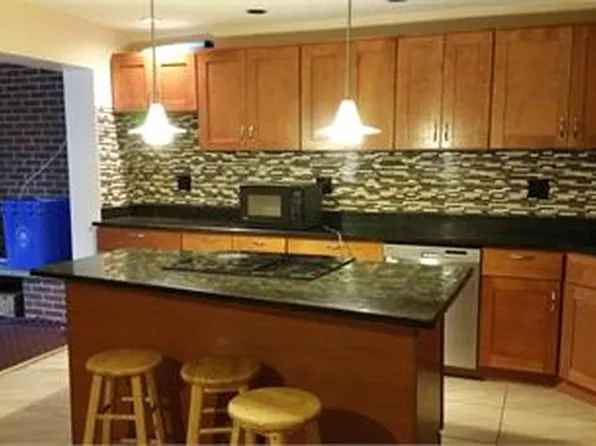 3003 S 74th St, Philadelphia, PA 19153