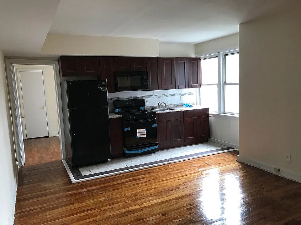 1st image of 166 Chancellor Ave APT 18
