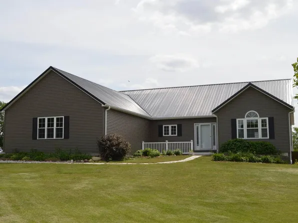 1240 212th Blvd, Belle Plaine, IA 52208