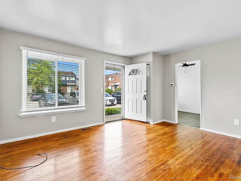 534 Saint Maron Pl #107 — Photo 2