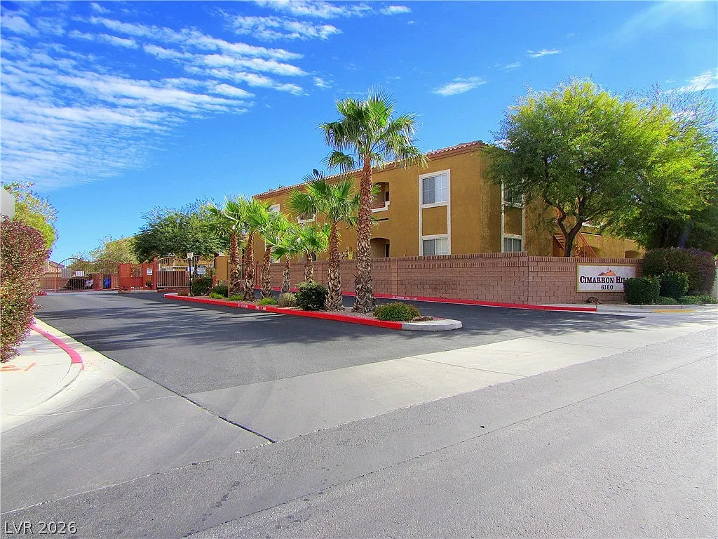 3 bed, 2.0 bath, 1409 sqft, $1,690 — Photo 1