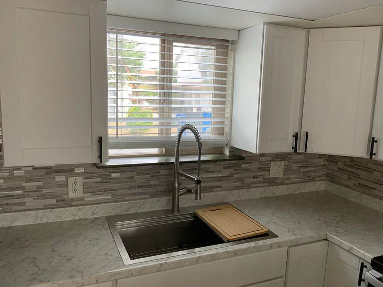 1300 Elizabeth Ave — Photo 10