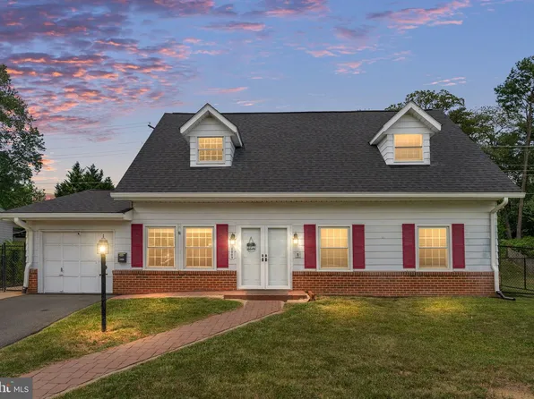 1009 S Ironwood Rd, Sterling, VA 20164