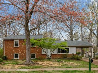 937 Longfellow Ct, Herndon, VA